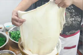 河南农村疙瘩面的正宗做法，面片薄到透亮有弹力，不到河南吃不到