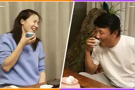 郭斌夫妇罕秀恩爱！王楠被逗得笑个不停，家中豪宅曝光装修太朴实视频封面