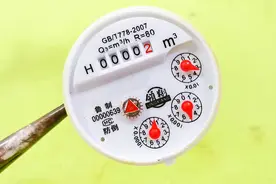 原来水表里面是这些东西，难怪水表转得快，老电工一点办法也没有视频封面