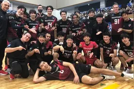 彭世坤5个拦网斩获13分！日本男排联赛三得利太阳鸟3:2东丽箭HL