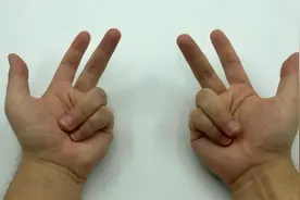 大脑反应慢、记忆差？只需每天坚持做4个动作，大脑反应越来越快视频封面
