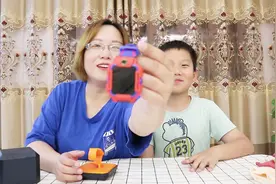 测评“小天才限量版Z6蜘蛛侠手表”，小轩想了一个暑假终于买到了视频封面