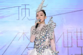有种“整容”叫萨顶顶卸妆，神婆秒变玉女，网友：早这样早火了！视频封面