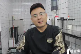 头发自然卷有什么办法可以变直发？理发师为你在线解答