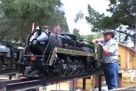 加拿大国民#6060型蒸汽机车的启动与运行视频封面