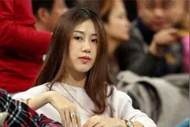 不输专业模特！阿联妻子放弃自己事业，现已经成为全职太太视频封面