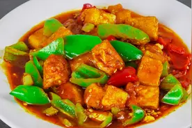 内脂豆腐还能这样烧？豆腐不碎不烂有技巧，端上桌不相信这是豆腐