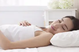 女性怀孕时做的胎梦，到底准不准？真是宝宝在给孕妈“报信”吗？视频封面