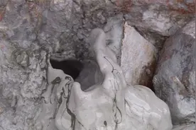 水是一种特殊的物质，可以流动，可以变换成不同的形态视频封面