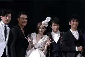 CP粉狂欢！王心凌演唱会聚齐明道张栋梁5位嘉宾，合唱引爆回忆杀视频封面