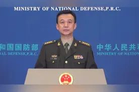 美军F35与歼20近距离相遇，美方称歼20相当专业，国防部回应视频封面