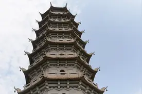 广东梅州的千佛塔，9层8角，高36米，内有千佛铁塔，为保铁塔而造视频封面