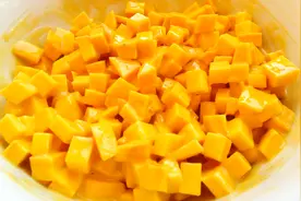 用红薯和鸡蛋做美食，食材简单，香甜绵软，大人小孩都爱吃