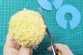 毛线绒绒球的制作方法演示视频封面