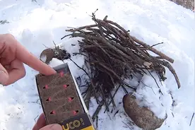 用水果残渣造火柴，沾火星就能燃烧7分钟，风都拿它没办法