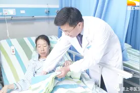 46岁的女士被便秘困扰10余年，长期吃泻药都无效，江从庆1招解决视频封面