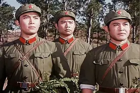 一首军旅红歌《说打就打》，唱出了子弟兵的威武气概，太好听了！