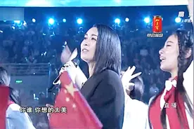 那英亲自登台合唱，为萱萱助力，《天生不完美》燃爆全场！