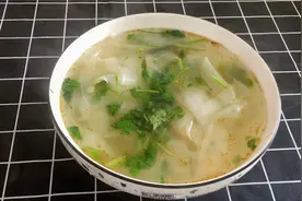 今天分享给大家老黄瓜汤的做法，简单易学，好吃又下饭视频封面