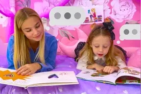 姐姐手把手教小女孩锻炼形体，阅读多个步骤，瞬间秒变气质小美女