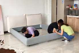 拆床难不难？看我们四个步骤挑战快速拆一张床，好奇心大作战视频封面