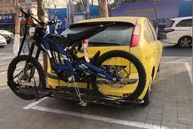 轻蜂越野摩托车背车架汽车后挂摩托车架