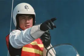 用生命在演戏，揭秘成龙《警察故事》背后的故事