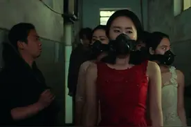 奇幻片：男人被美少女亲一口，就会变成丧尸，于是只能男扮女装视频封面