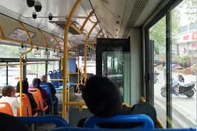 实拍九江市最便宜的9路公交车，沿途欣赏八里湖新区街景视频封面
