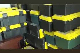 家里藏182个神秘箱子，里头装着7000万现金，箱子来历更是离奇