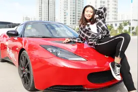 开100万跑车的高富帅自荐做蓉儿男友，蓉儿一脸娇羞，这事能成吗
