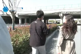 想买二手车，试驾时就趴了窝，男子：对方全程陪同却说是我开坏的视频封面