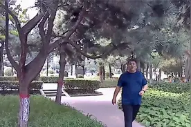 你们看我像300斤的胖子吗？抖抖机能减肥吗？胖子能用吗？视频封面