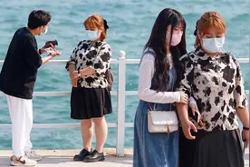 “请问你哪来的自信”胖女孩表白后反遭羞辱，路人气愤地质问男生视频封面