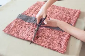 家里有纱巾吗？只需剪一刀就能改件小衫，洋气又时尚