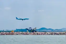 直击深圳机场三跑道扩建！未来前海的流量担当“崭露头角”视频封面