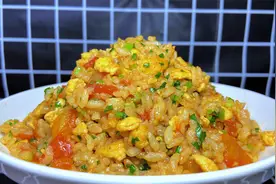 西红柿炒饭，先炒西红柿还是饭，很多人不明白，大厨教你正确做法