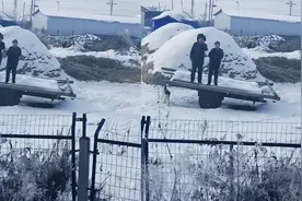 7旬老人站火车道旁目送外孙女，外孙女：每一次离开都会送我们走视频封面