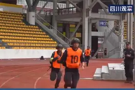 公安特警精英们巅峰对决，练兵比武挑战极限，铁军展现风采视频封面