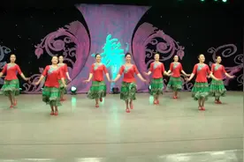 《我的张家界》神奇的张家界广场舞#让我们为劳动歌唱#视频封面