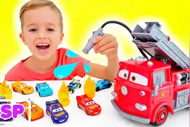 儿童萌宝乐园：弗拉德和尼克一起玩迪士尼玩具赛车，有趣极了视频封面