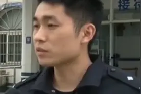 网恋7年转账130万，发现被骗后报警，民警上门抓人丨生活这一刻视频封面
