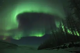 真正的极夜星空！亲眼看到北极光真的震撼！视频封面