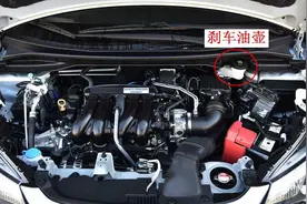 换刹车油一般需要换多少升？视频封面