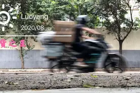 拉货之王 我说我这摩托车可以拉一个冰箱 你信吗？视频封面