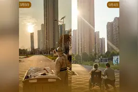 “武汉落日余晖照”医生：能和老人重逢，得益于我国疫情控制得好视频封面