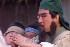 三国：关羽和张飞交手，没想到却输给刘备，比的是气势视频封面