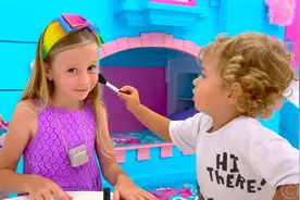 爸爸交给小女孩一个任务，照顾邻居弟弟一天，小女孩完成的非常好视频封面