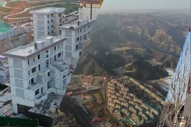 探访太原玉泉山森林公园内别墅项目：有的停工，有的在建在售视频封面