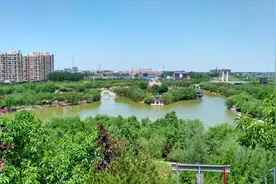 邯郸东有个东湖，有着江南园林特色，古朴典雅景色迷人。视频封面